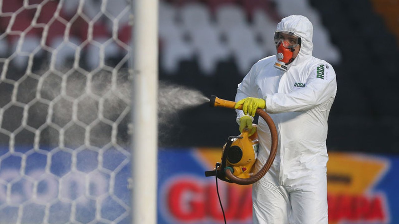 Jogos adiados podem virar rotina no Campeonato Brasileiro, dizem infectologistas