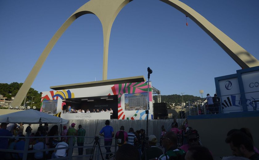 Bombeiros vetam ensaios técnicos na ﻿Sapucaí