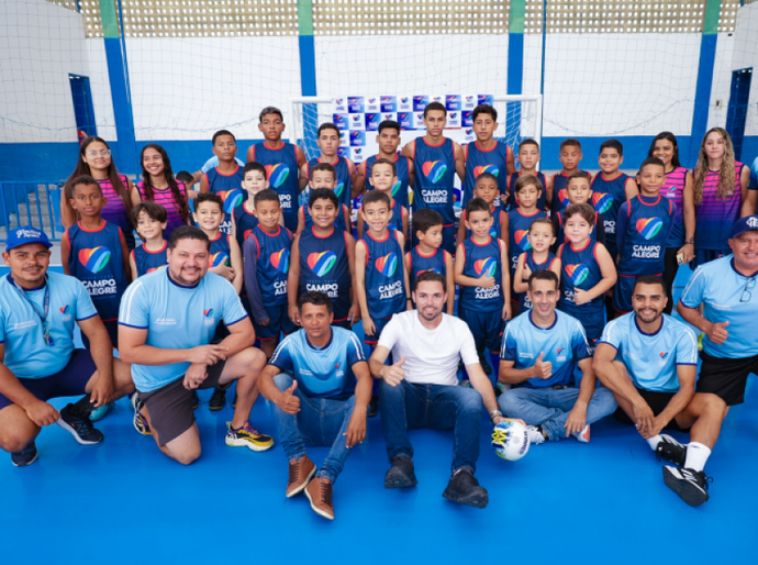 Prefeitura de Campo Alegre entrega novos uniformes para mais de 800 alunos das escolinhas Semel