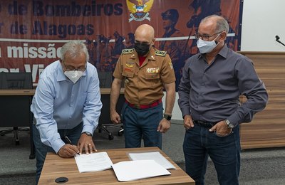 Braskem doa equipamentos para o Corpo de Bombeiros de Alagoas  