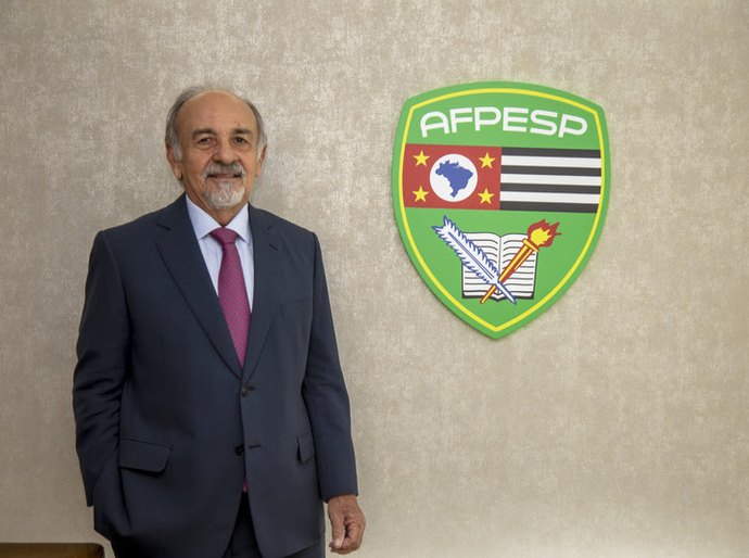 VAR do preconceito não pode deixar impedido quem cuida dos brasileiros