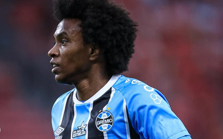 Grêmio confirma fratura no pé de Willian e meia pode não jogar mais em 2025