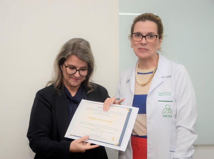 Sesau entrega certificados de reconhecimento sobre contribuição de doação de leite humano em AL