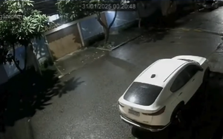 Ex-jogador do Botafogo é assaltado e deixado de cueca no Rio