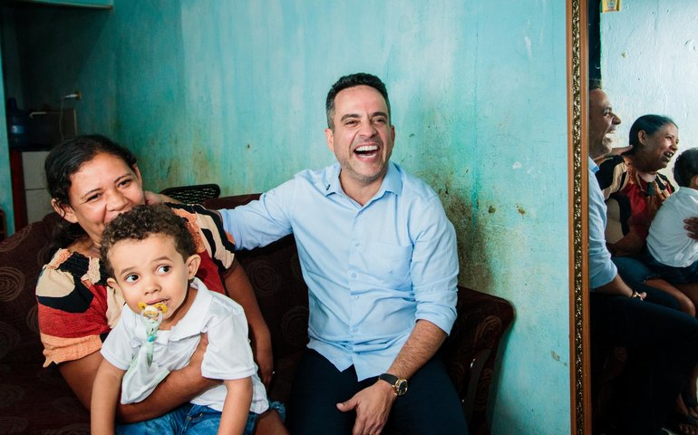 Governador visita família beneficiária do Programa Cria em Feira Grande