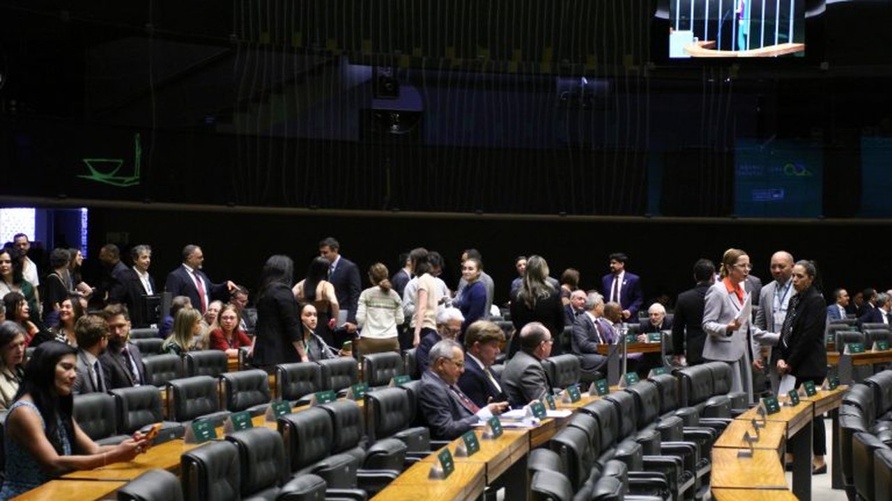 Sessão solene celebra 200 anos da Câmara dos Deputados