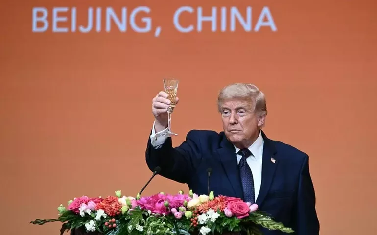 Trump devolve proposta do Irã com mais exigências e prolonga negociações