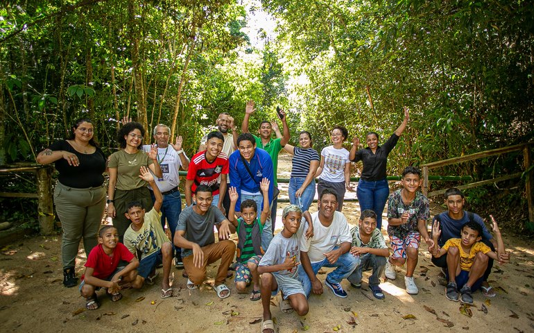 Crianças e adolescentes do abrigo Acolher vivenciam tarde de lazer no Parque Municipal de Maceió