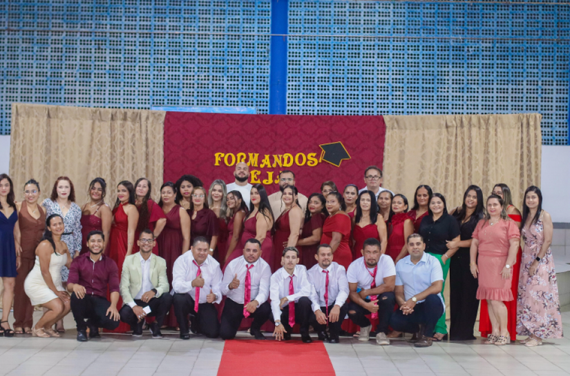 Escola Miguel Matias, em Campo Alegre, promove festa de formatura da 9ª fase da estudantes do EJA