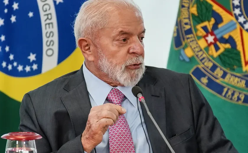 Lula defende que Brasil tenha indústria de defesa forte, mas não para fazer guerra