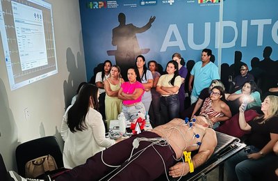 Hospital Regional de Palmeira dos Índios capacita profissionais para atendimento a AVC e infarto