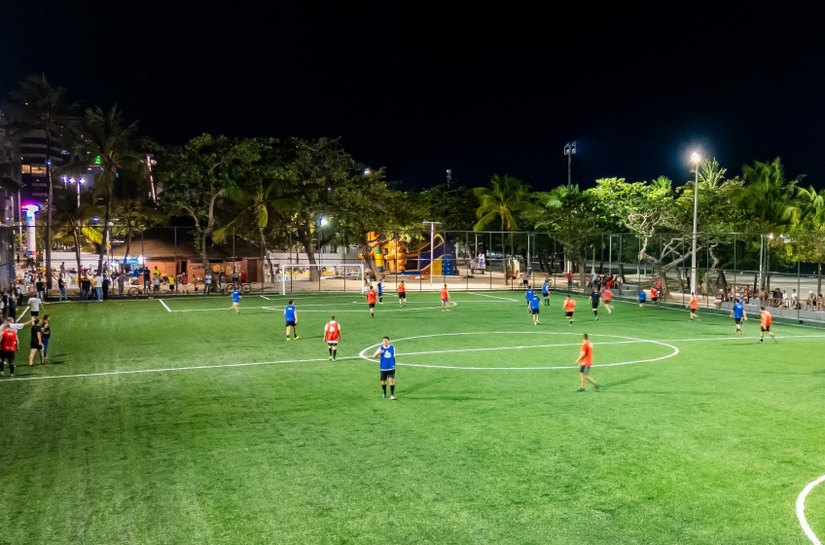 Prefeitura transforma 'Campo do Soró' em areninha e amplia acesso ao esporte e lazer na orla de Pajuçara