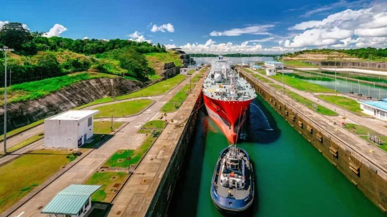 Administrador do canal do Panamá defende soberania panamenha e rebate intenção de Trump