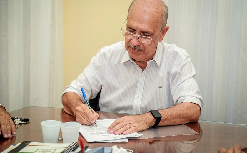 Ronaldo Lopes trabalha para que moradores da Cohab e do Conjunto Rosete Andrade recebam escritura definitiva do imóvel