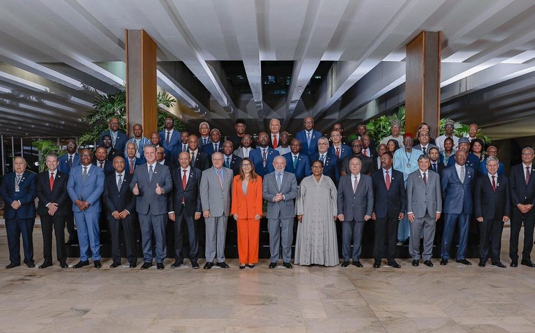 'A gente precisa aprender a gritar' contra as injustiças, diz Lula a integrantes de países africanos