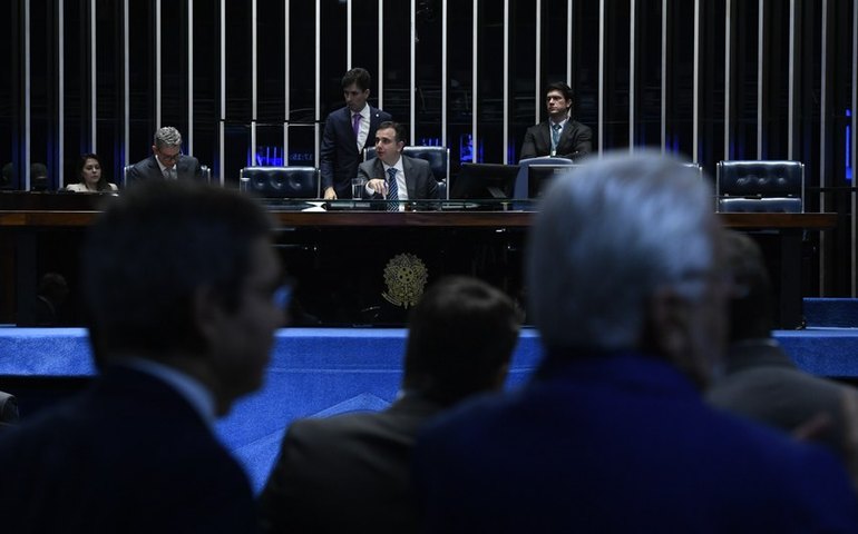 Plenário confirma indicado para embaixada na França