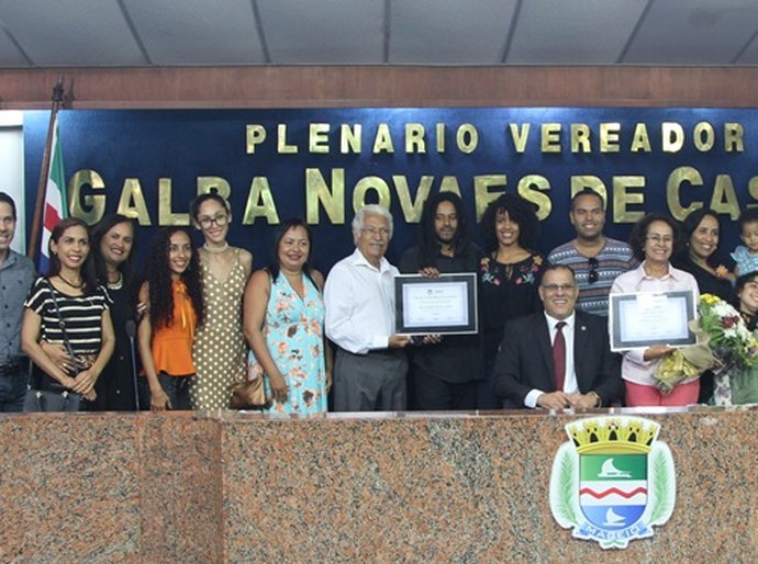 Vocalista da banda Vibrações recebe título de Cidadão Honorário de Maceió