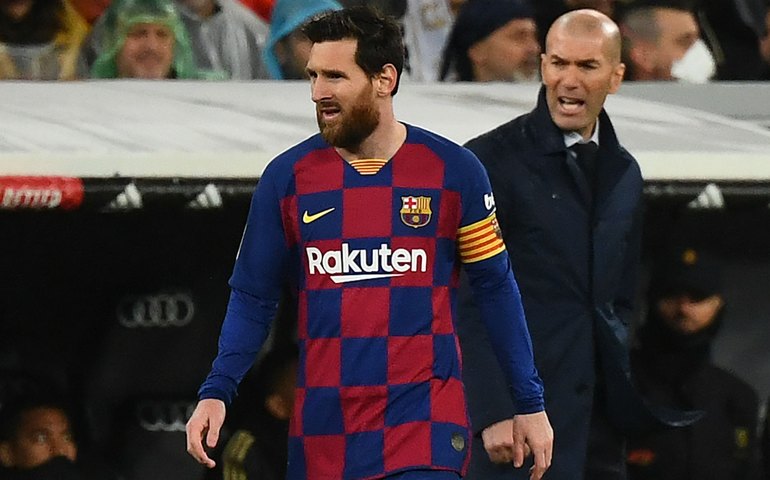 Messi não marca, mas Barcelona goleia o Villarreal e ainda sonha com o título