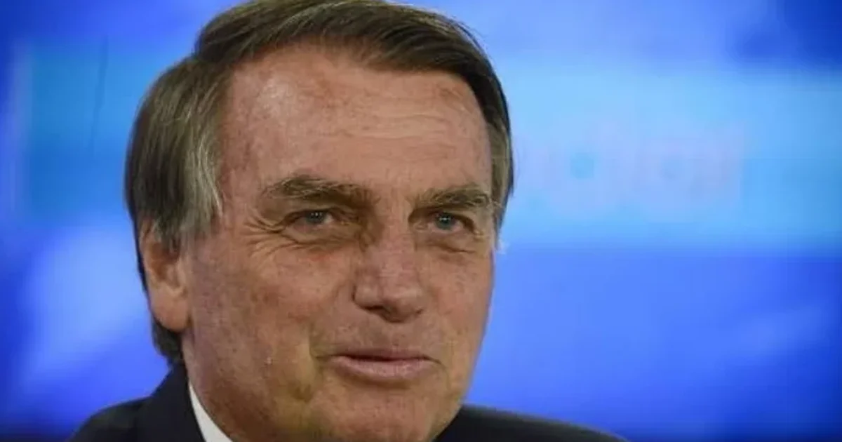 Mesmo presos, Bolsonaro e outros condenados por tentativa de golpe seguem recebendo salários; veja os valores