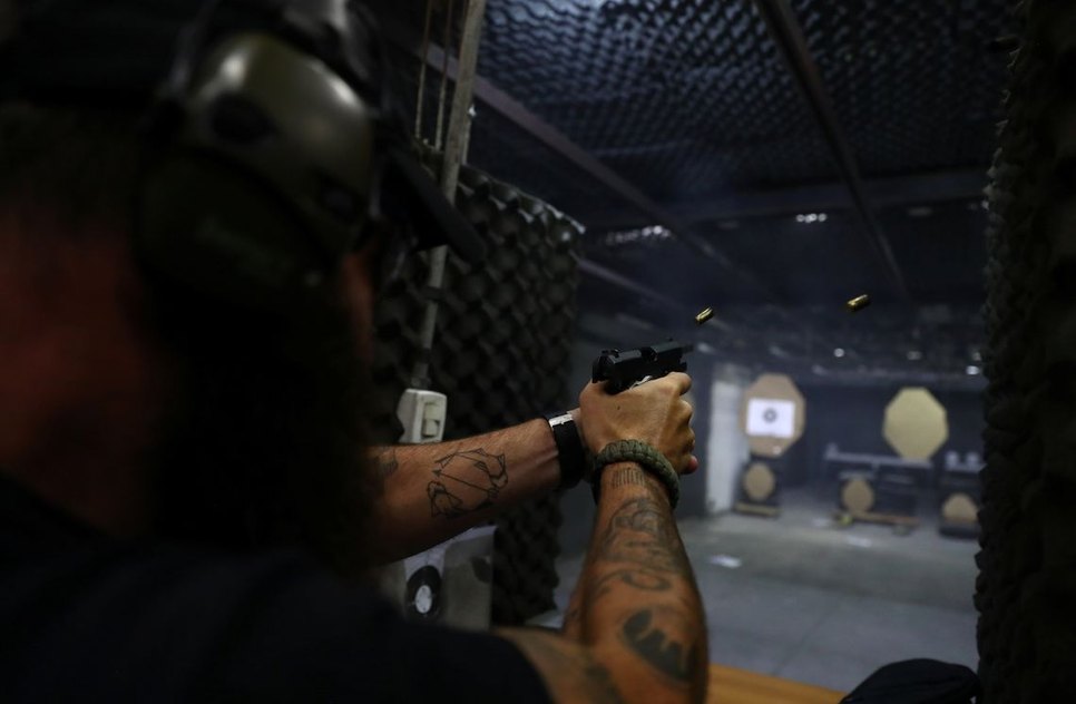 ARMA / Foto: Reuters/Pilar Olivares/Direitos Reservados