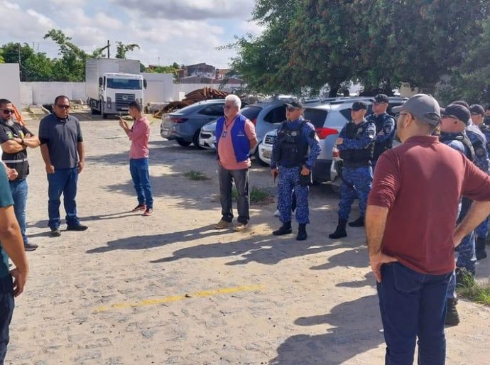 Ilumina auxilia operação que prende responsável por receptação de cabos da rede de iluminação pública