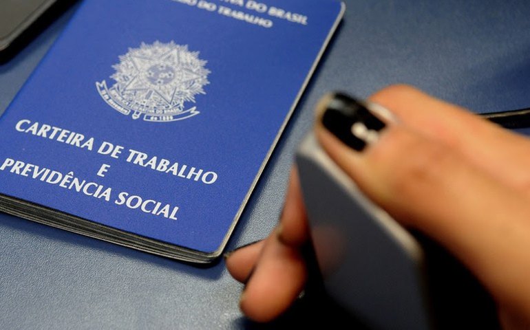 Brasil registrou 1.874.226 pessoas empregadas com carteira assinada em janeiro