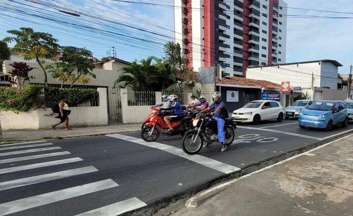 Espaço demarcado para motociclistas melhora segurança viária