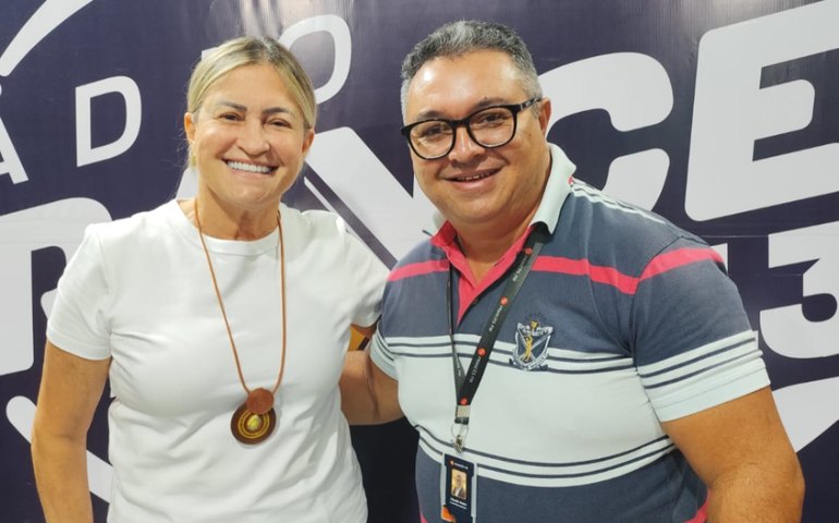 Ex-vice-prefeita Verônica Medeiros denuncia “Caçada Institucional” e diz que ex-prefeito quer tirar do ar o Programa A Notícia apresentado por Claudio André