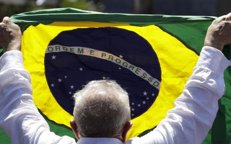Especialista: Brasil à frente do BRICS é 'grande oportunidade' para fortalecer a América Latina