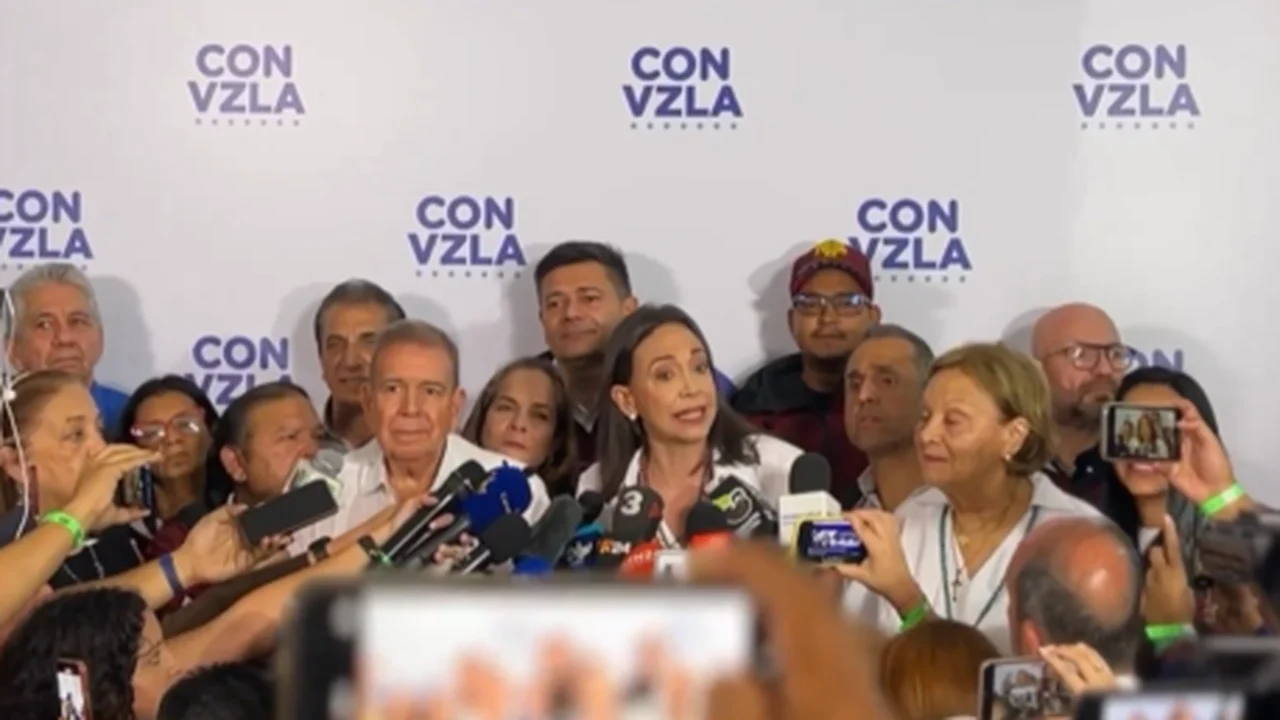 Venezuela: 'Estamos no momento mais crítico', diz María Corina ao pedir fiscalização de urnas