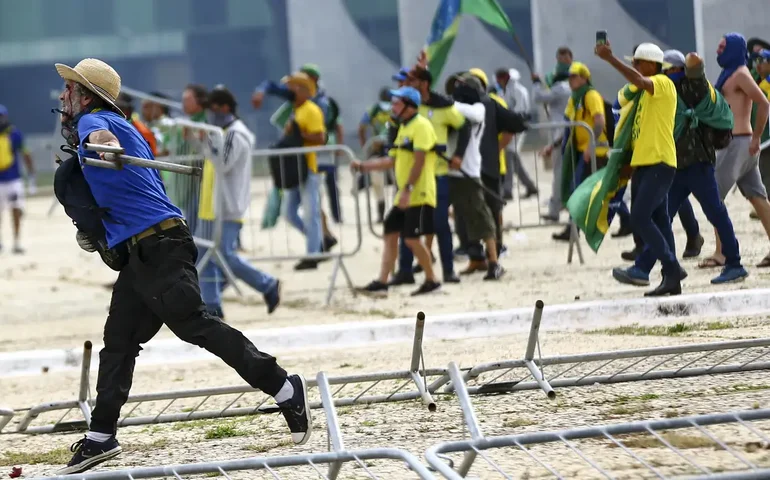 Organizações sociais criticam derrubada de veto ao PL da Dosimetria