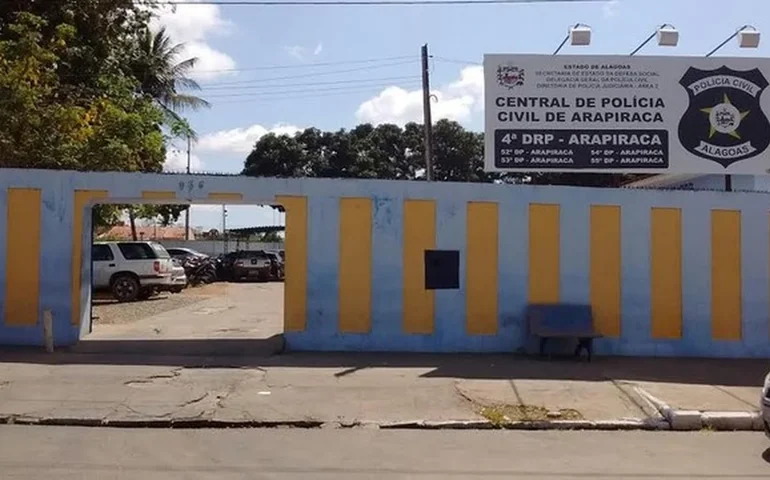 Estudante trans é agredida dentro de escola pública em Arapiraca após divergência sobre nome social