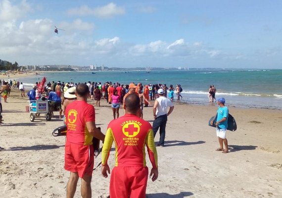 Homem sofre mal súbito e morre afogado na Praia de Ponta Verde