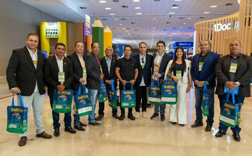 Vereadores de Santana do Ipanema participam da solenidade de abertura da Marcha a Brasília em Defesa dos Municípios