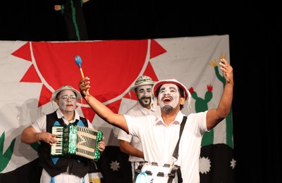Sesc em Cena apresenta “Pavão Misterioso”, espetáculo da Cia LaCasa