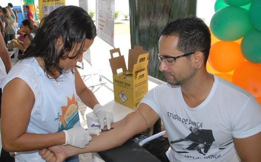 Hemoal realiza coleta de sangue e cadastro para doação de medula na Jatiúca