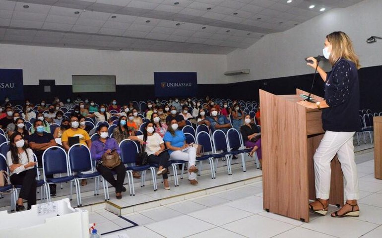 Sesau inicia treinamento para vacinar crianças de 5 a 11 anos contra a Covid-19 em todo o Estado