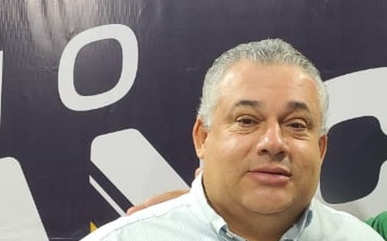 Ex-prefeito James Ribeiro lança indagações e cobra transparência: “Quem paga o motorista e os capangas de Júlio Cezar?”: