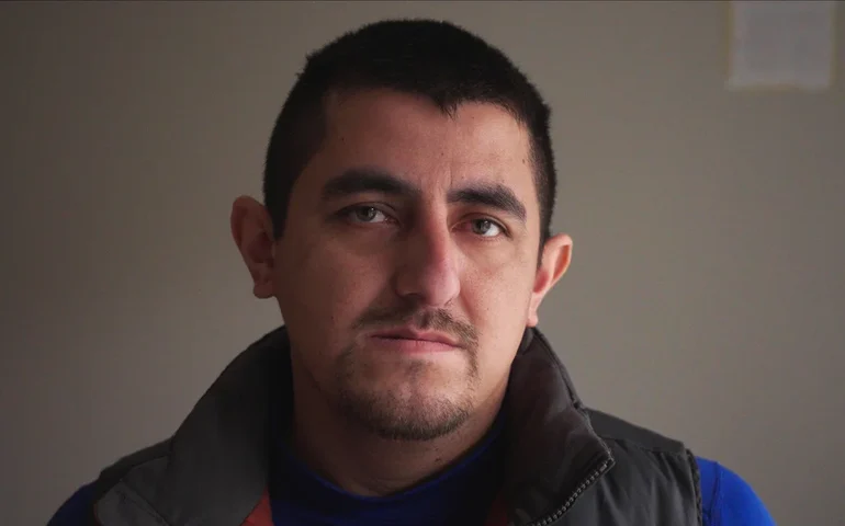 FBI e a polícia de St. Paul investigam prisão feita pelo ICE que resultou em fraturas no crânio