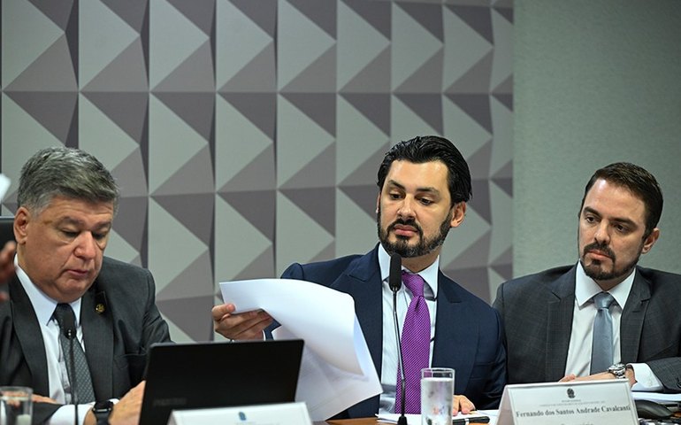 CPMI: Fernando Cavalcanti apela ao silêncio e parlamentares apontam negócios suspeitos