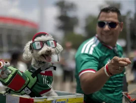 Venda de uniformes falsos mobiliza autoridades na capital mexicana