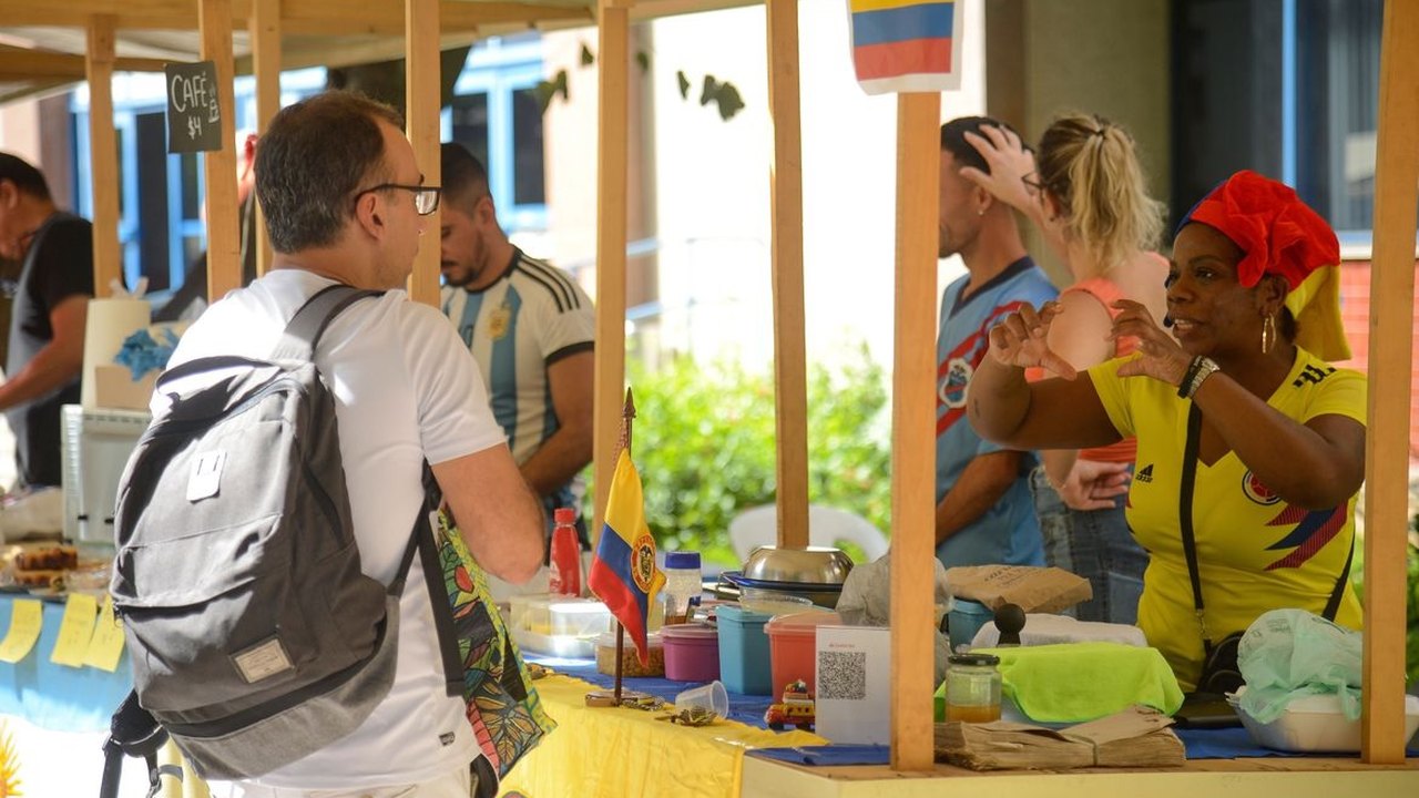 Feira multicultural de imigrantes tem terceira edição do ano no Rio