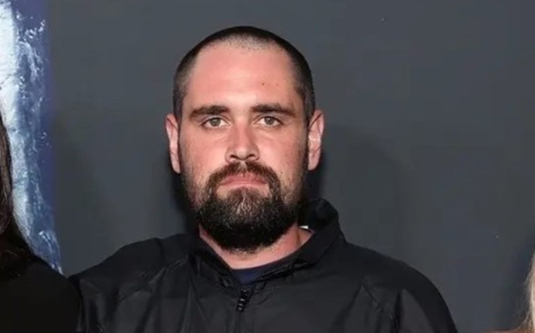 Entenda o avental de proteção usado por Nick Reiner em audiência por homicídio