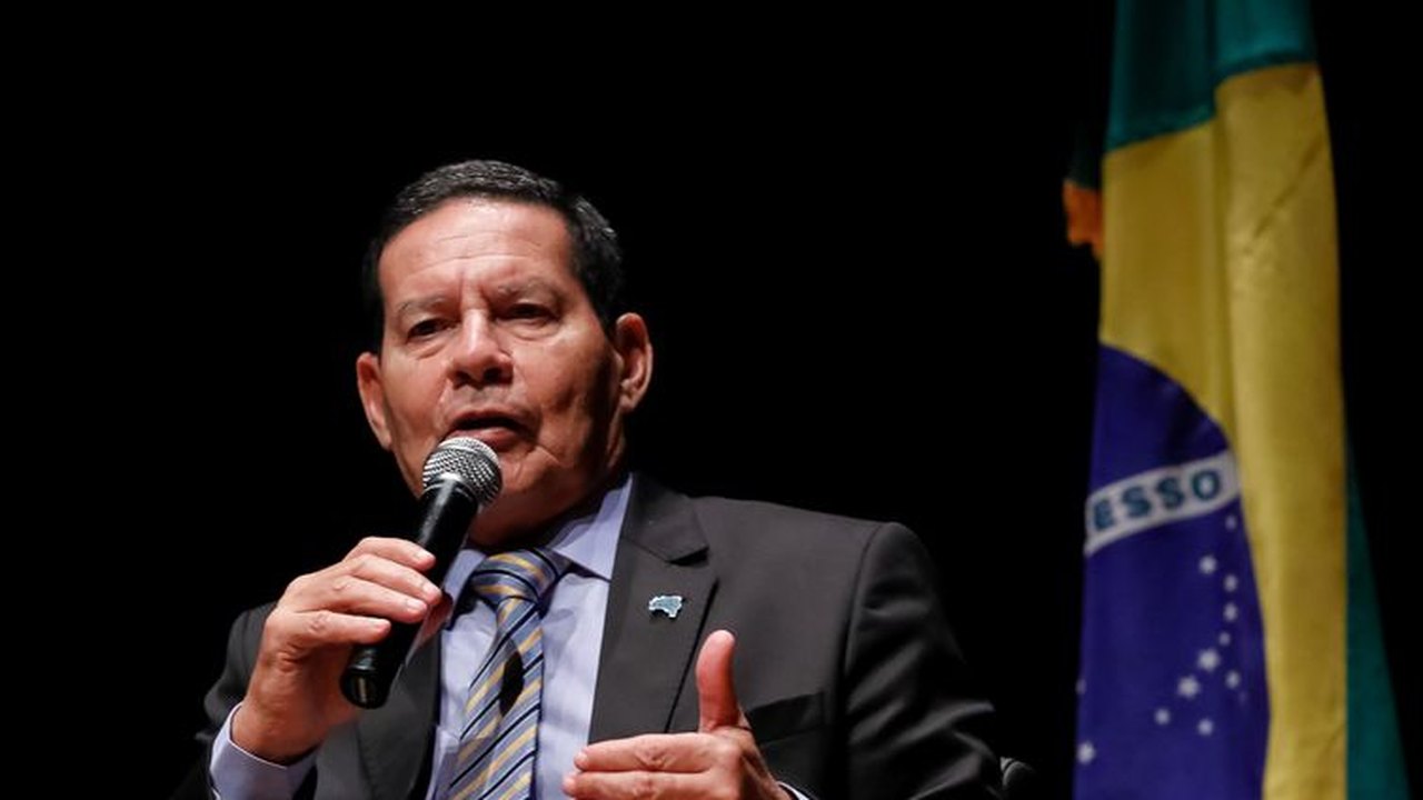 Mourão crê em queda em preços da Petrobras e chama alta do petróleo de ‘histeria’