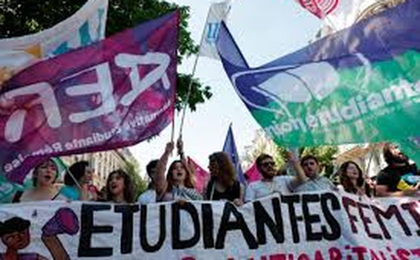 Feministas protestam na França contra avanço da extrema direita a uma semana das eleições legislativas