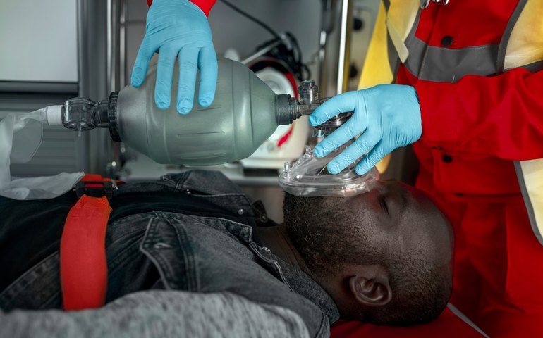 Quais os riscos e como evitar acidentes com amônia em frigoríficos?