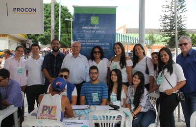 Dia do Consumidor é comemorado com diversas ações no Largo Dom Fernando Gomes, em Arapiraca