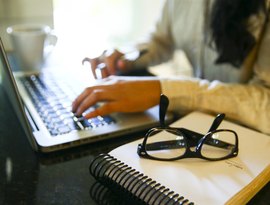 Programa oferece cursos gratuitos sobre IA para professores