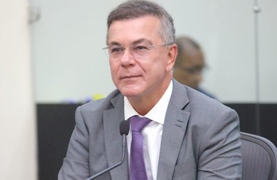 Ronaldo Medeiros celebra isenção do IR para quem ganha até R$ 5 mil