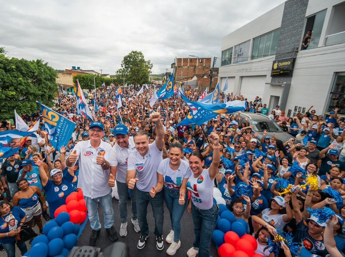 Neno na Laje realizou uma das maiores caminhadas de Alagoas com a presença do governador Renan Filho e do senador Renan Calheiros